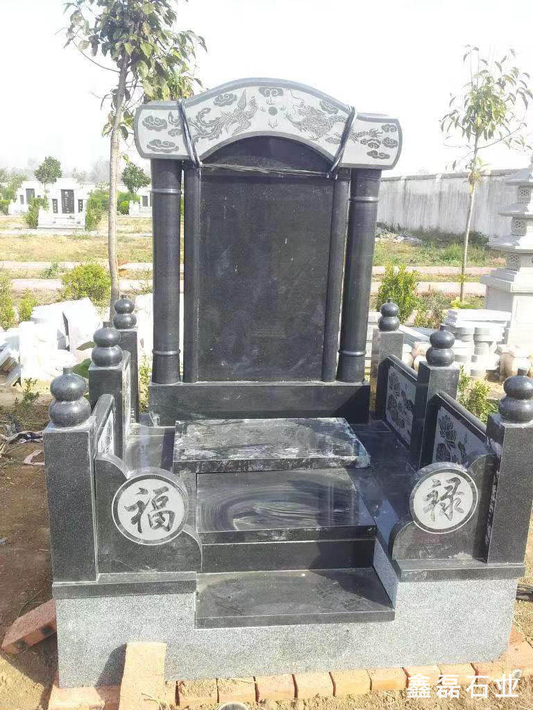 青石墓碑
