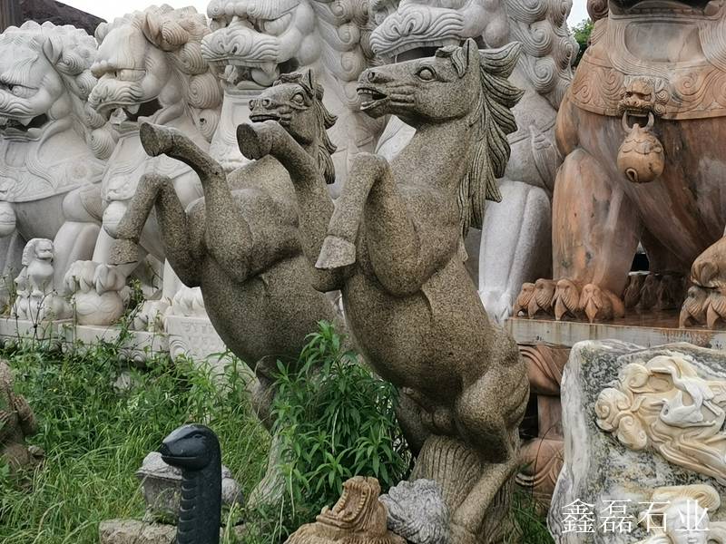 芝麻灰石雕马