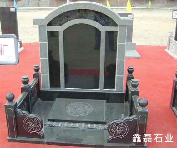 青石墓碑