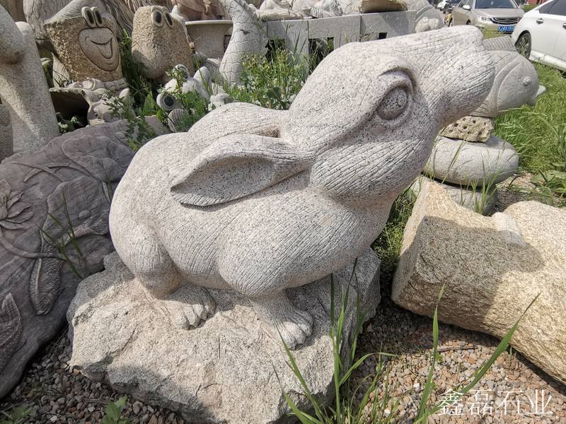 芝麻灰石雕兔
