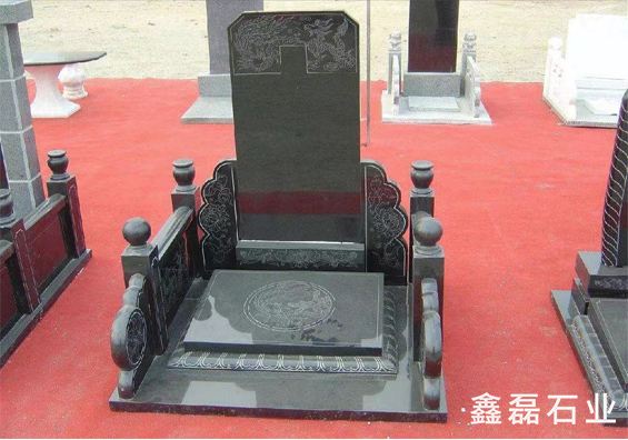 青石墓碑